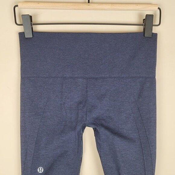 Lululemon Size 4 In The Flow Crop Seamless Leggings Inkwell Navy Blue - Picture 4 of 12